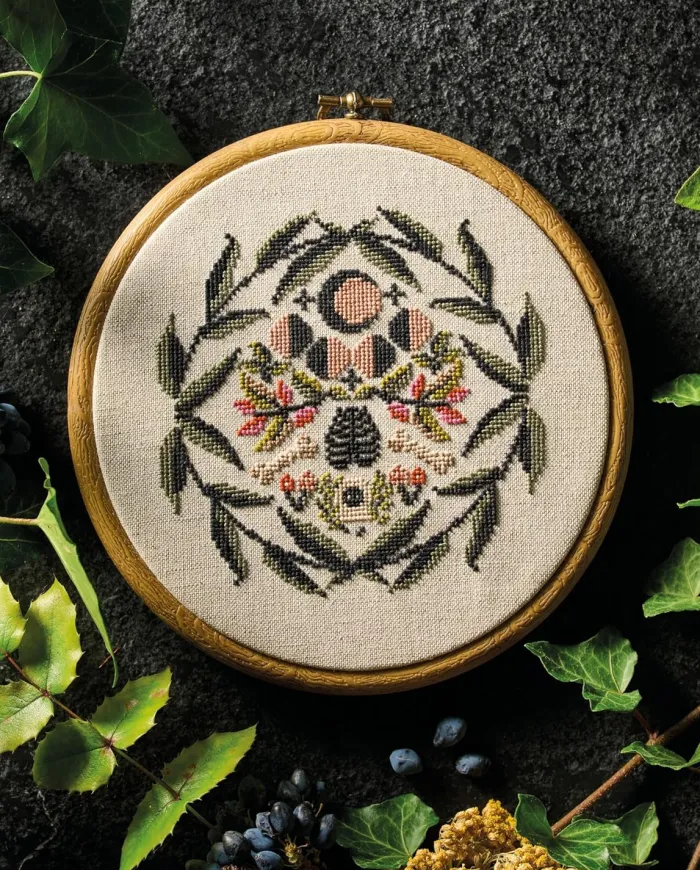Cross Stitch Cabinet of Curiosities: 500 Magical Motifs and Peculiar Patterns