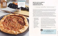 Harry Potter Official Wizarding World Cookbook: Spellbinding Meals from New York to Hogwarts and beyond!