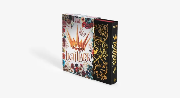 Lightlark: Collector’s Edition (The Lightlark Saga Book 1): Volume 1