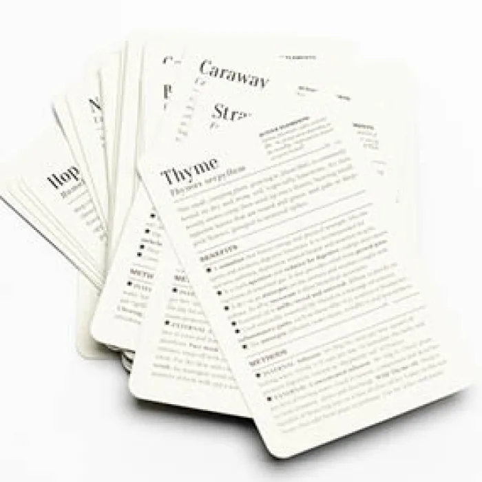 50 Plants That Heal: Discover Medicinal Plants - a Card Deck