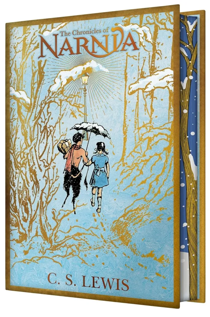 The Lion, the Witch and the Wardrobe Deluxe Collector’s Edition: The Epic Classic Fantasy Now Available in a Special Edition with Snowy Printed Edges (The Chronicles of Narnia, 2)